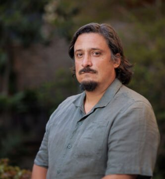 Matías Asún hablando durante una conferencia de Greenpeace sobre justicia ambiental y derechos humanos en América Latina.