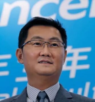 Retrato de Pony Ma, fundador de Tencent, empresario tecnológico chino conocido por su perfil bajo y liderazgo en la industria digital de China.