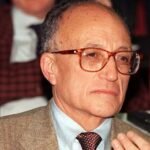 Retrato de Francesco Saverio Borrelli, magistrado italiano clave en la operación anticorrupción Mani Pulite durante los años noventa.